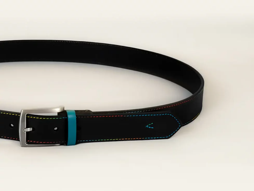 ceinture, ceinture cuir, cuir noir, atypique, cuir de vachette, ceinture en cuir noire, aparté, artisan créateur, coutures colorées