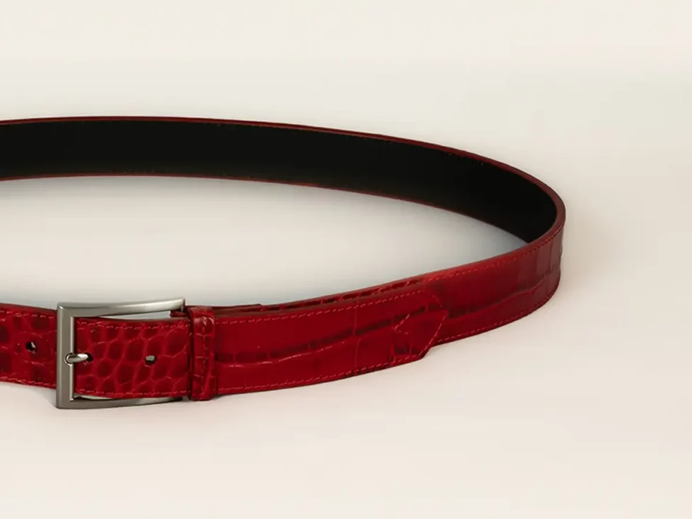 ceinture, ceinture cuir, cuir rouge, indomptable, cuir de vachette, ceinture en cuir rouge, aparté, artisan créateur, cuir crocodile