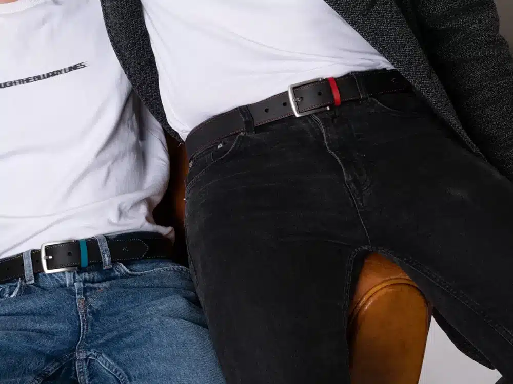 ceinture, ceinture cuir, cuir noir, atypique, cuir de vachette, ceinture en cuir noire, aparté, artisan créateur, coutures rouges